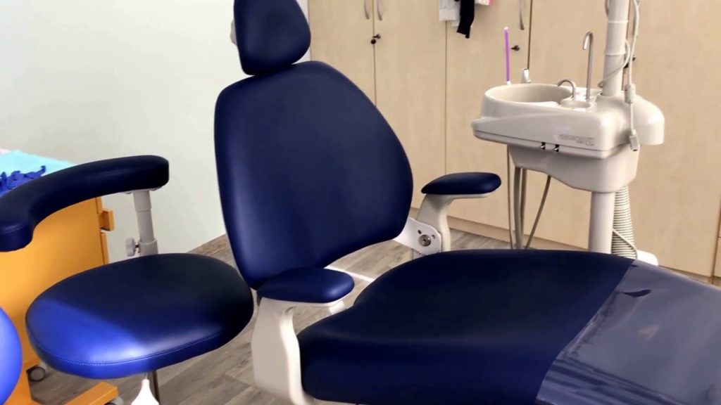 Перетяжка стоматологического кресла в Санкт-Петербурге