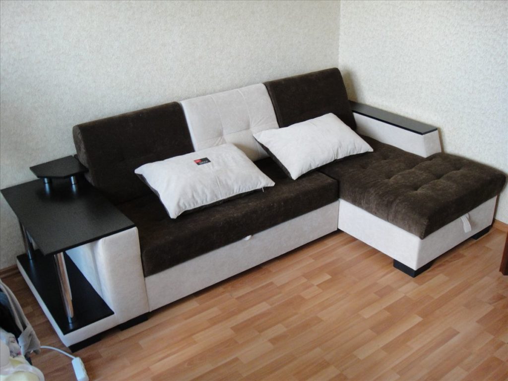 Перетяжка углового дивана в Санкт-Петербурге